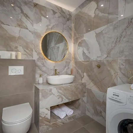 Coralis With Heated Pool Villa