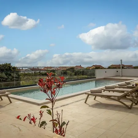 Coralis With Heated Pool