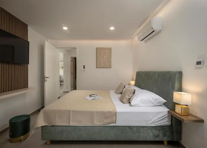 Coralis With Heated Pool * Vrsi