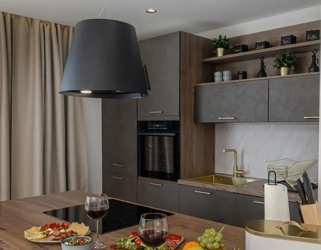 Βίλα Coralis With Heated Pool *