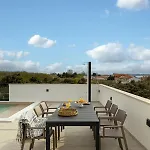 Coralis With Heated Pool Villa *