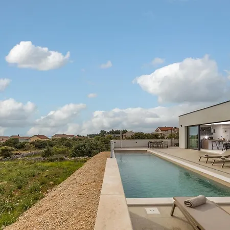 Coralis With Heated Pool Вилла Врси