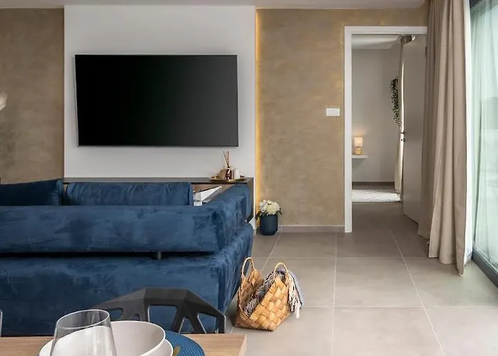 Coralis With Heated Pool Вилла Врси